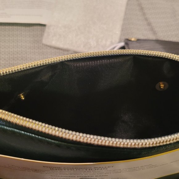 Liz Claiborne Power Bank Phone Charging Wallet Clutch in Forest Green NWT - Picture 10 of 13